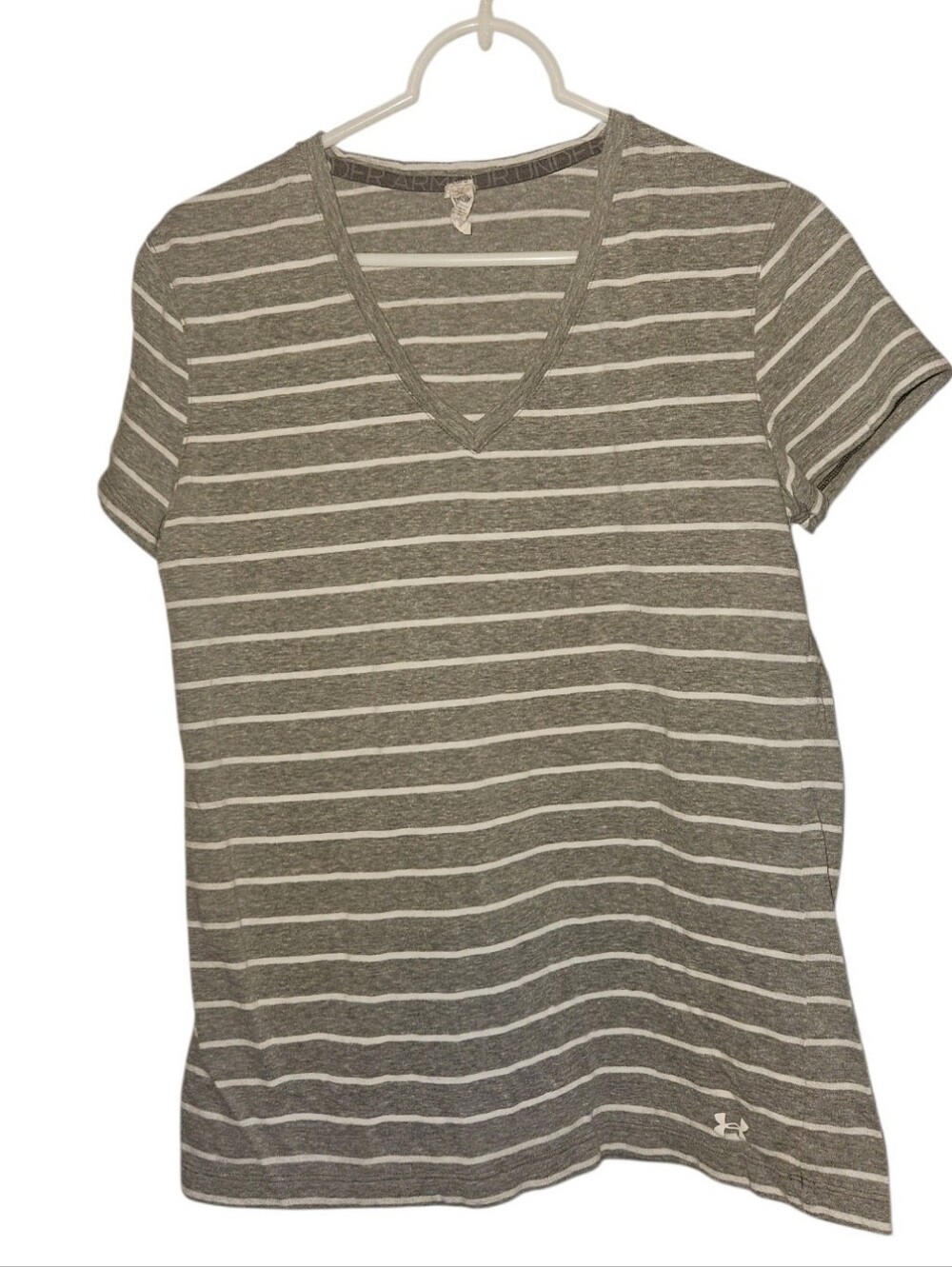 Under Armour Striped V-neck Tee Sz Large
